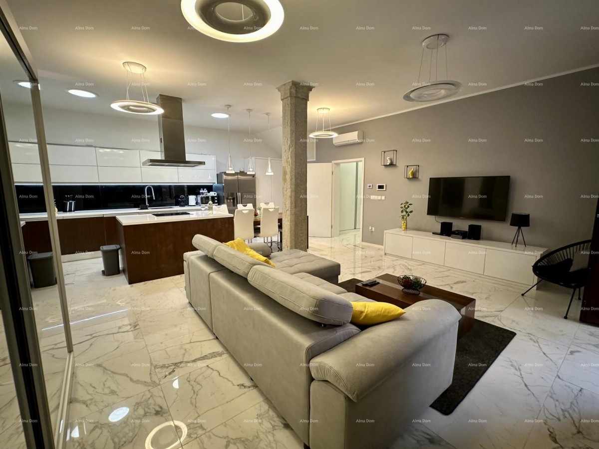 Čudovita hiša s tremi etažiranimi apartmaji v starem mestnem jedru Poreča! 11