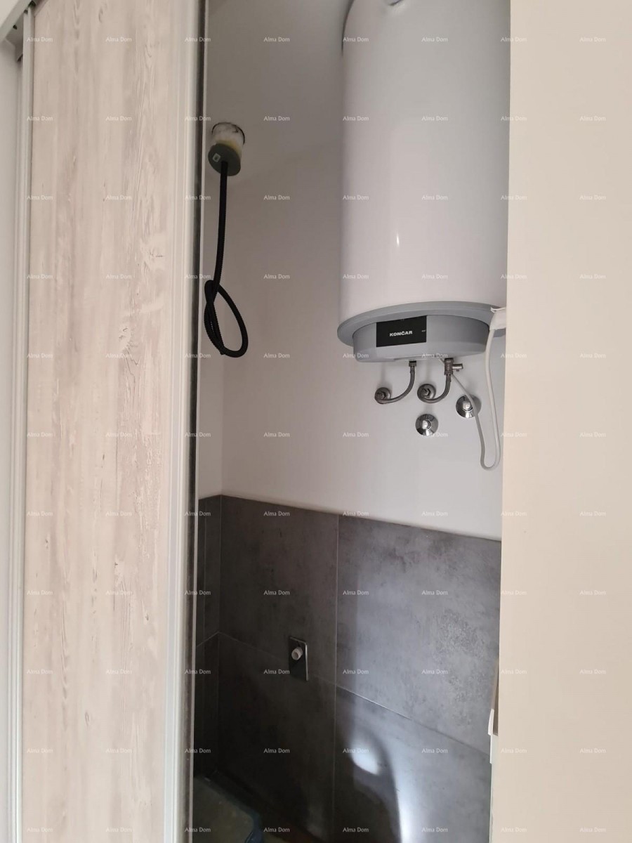 Pula – renoviran dvosobni stan u centru, 72,83 m². Stan se nalazi na glavnoj  tržnici. 20