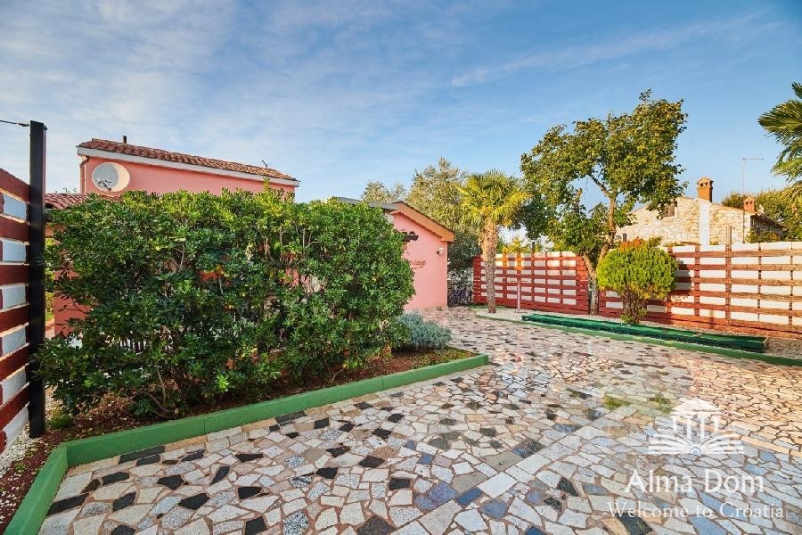 House, near the city of Umag. 35