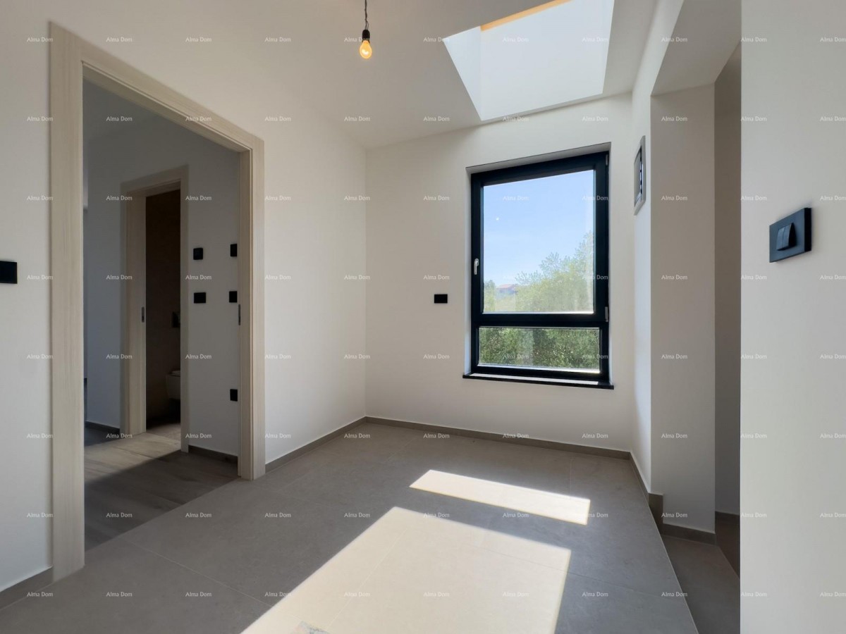 Продаем двухквартирную виллу с бассейном и гаражом 18