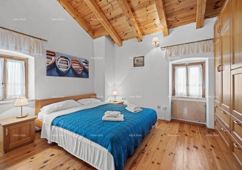 Prodaje se renovirana istarska kuća s bazenom – Kanfanar, 208 m², dva objekta 20