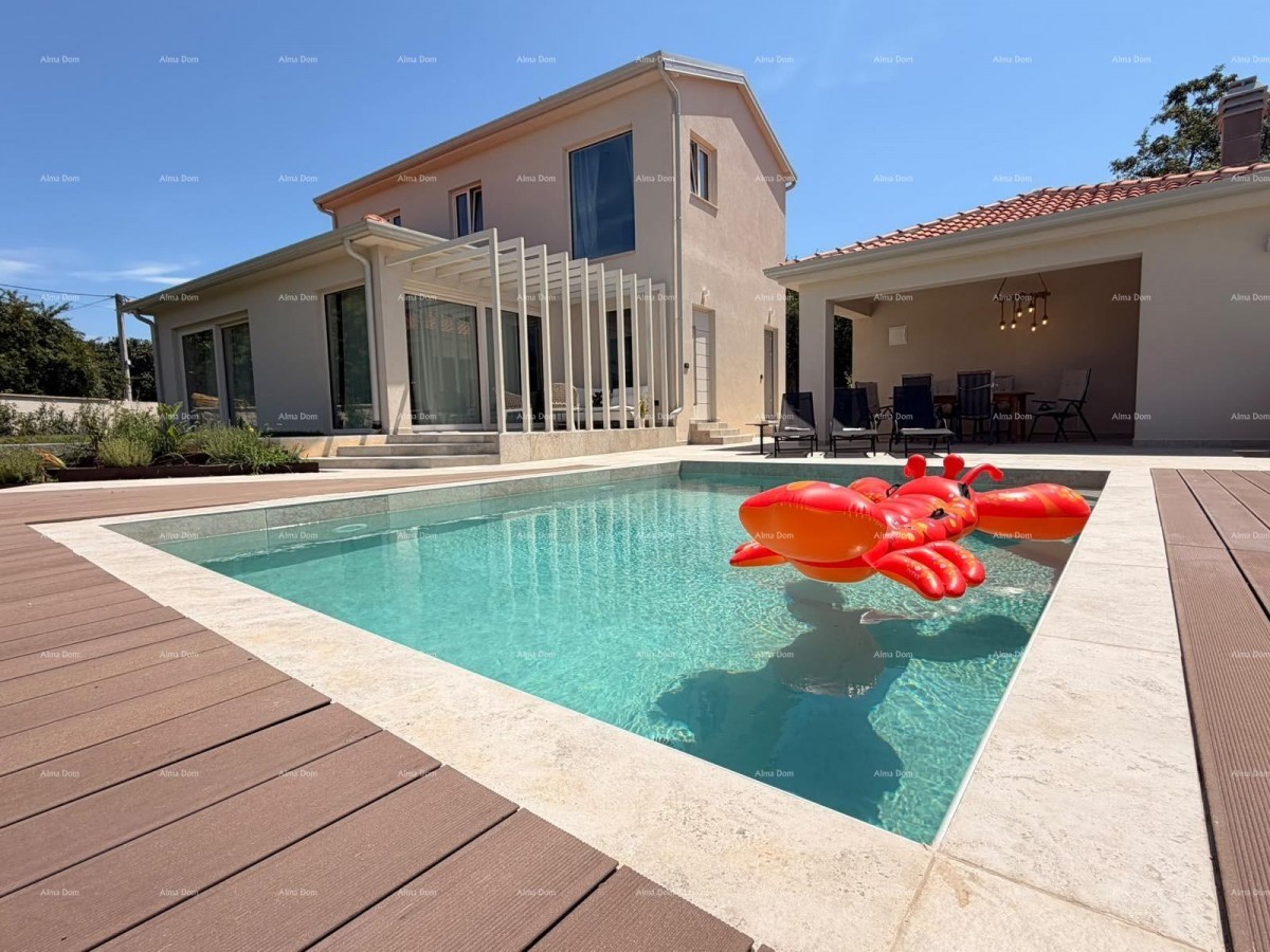 VILLA MODERNA CON PISCINA – 5 KM DAL MARE, TAR 24