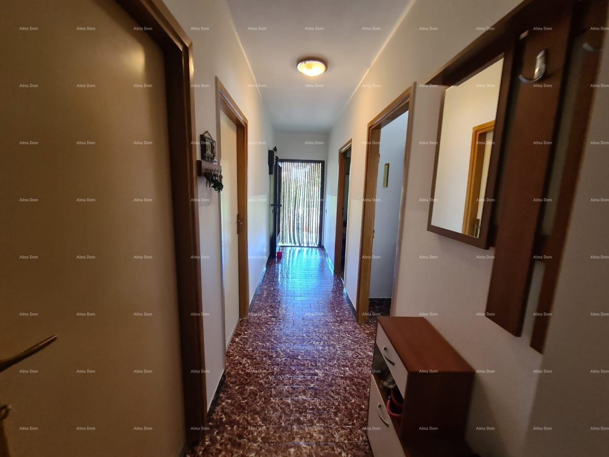 Sale of a house with two residential units, an auxiliary building, and a garage, Ližnjan! 29