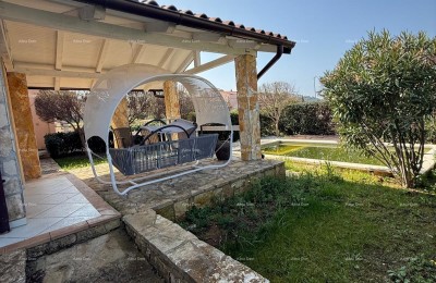 Продажа - дом с бассейном рядом с морем, Волме, Банйоле!