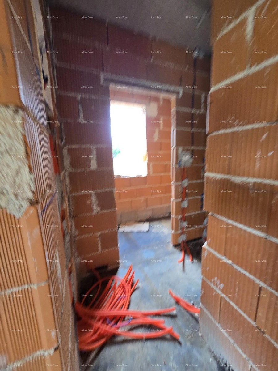 Na prodaju hiša v gradnji – Muntić. 12