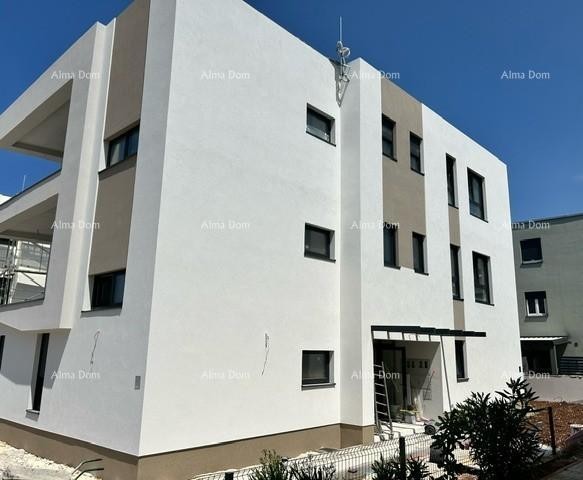 Prodajemo stan v novogradnji s vrtom! ŠTINJAN. 2