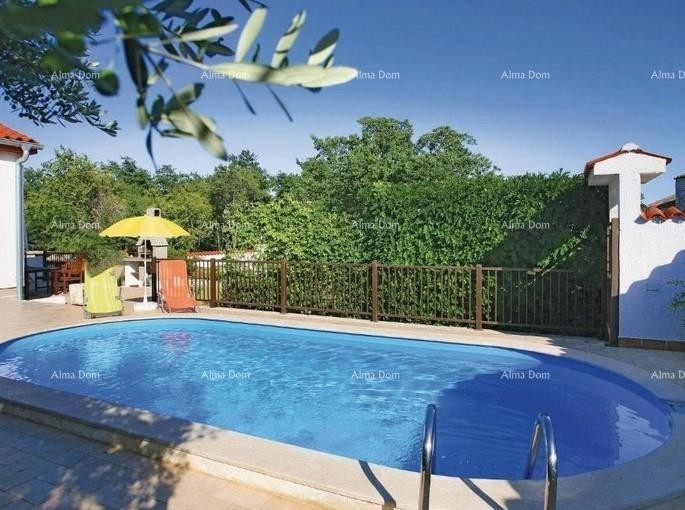 Шарматный дом с бассейном, Марчана 2