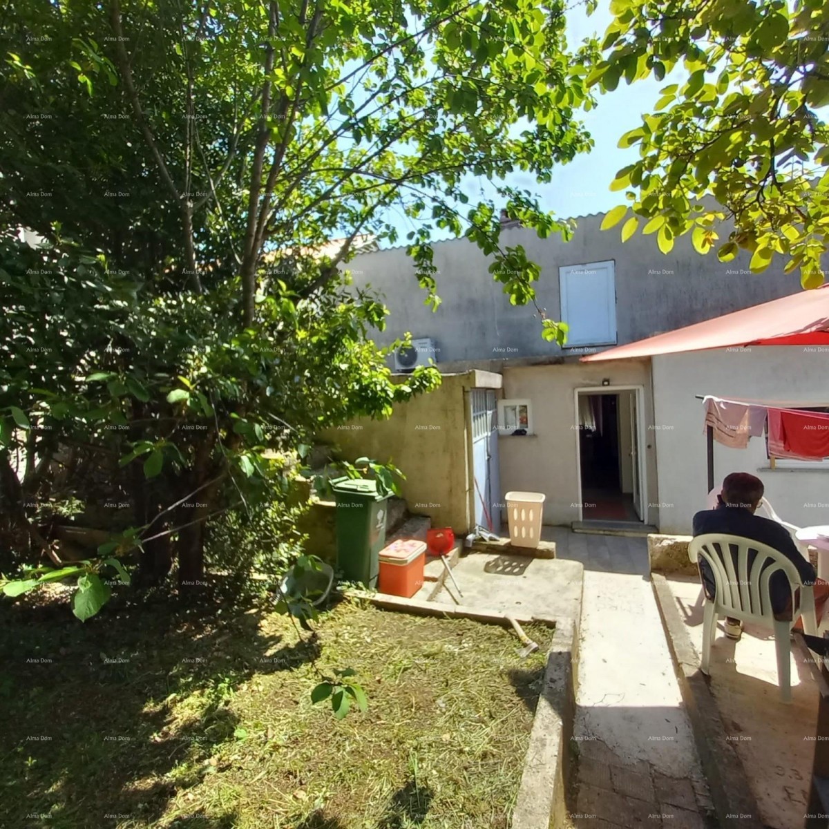 Пула Продается одноэтажный дом с большим садом и террасой 1