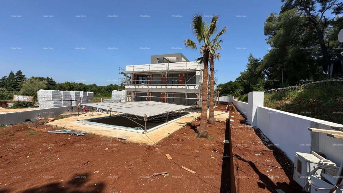 Продается современная вилла в Ровине 2