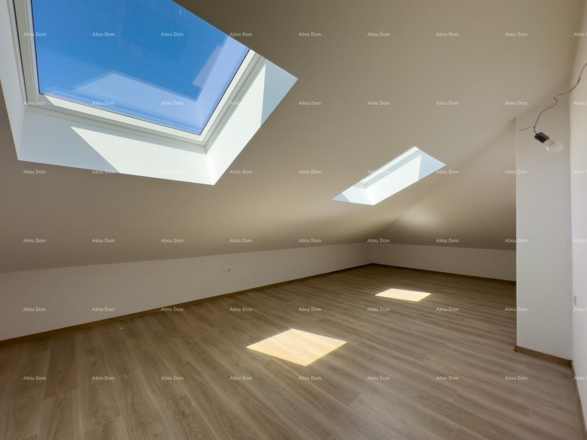 Vendiamo un appartamento con una bellissima vista sul mare! Premantura! 18