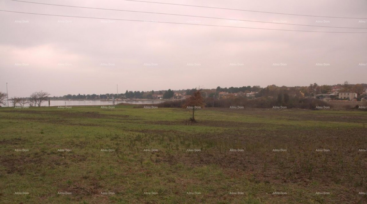 In vendita terreno edificabile, nei pressi di Novigrad. 1