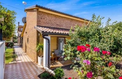 Prodamo dve povezani hiši v Pomeru