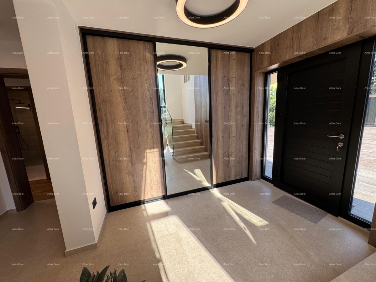 Istra – Medulin, impresivna vila uz šumu s pogledom na more 12