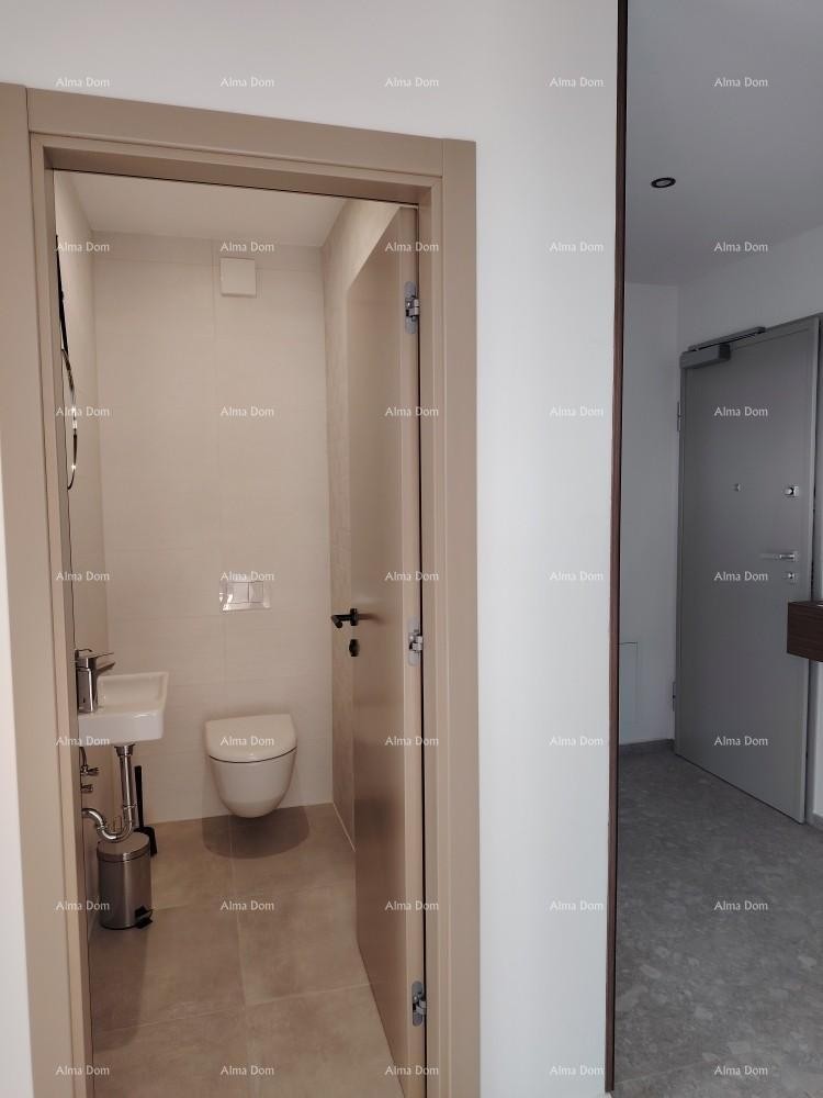 Vrhunski trosoban stan s pogledom na more, opremljen 7