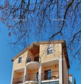 Rovinj – edificio residenziale e commerciale con attività consolidata 1