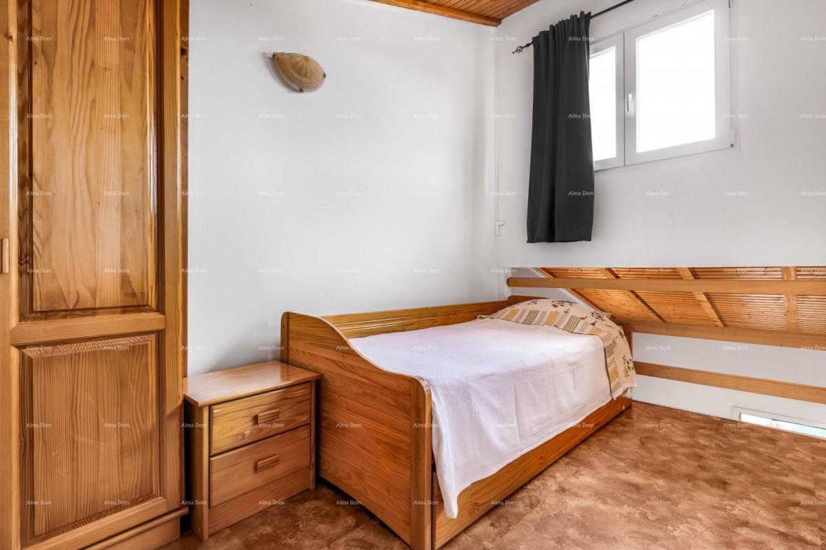 Prodamo dve povezani hiši v Pomeru 39