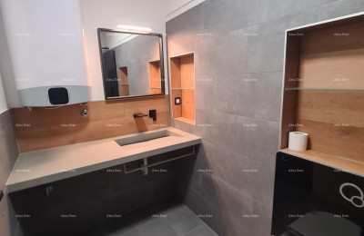 Istra. Pula. Veli vrh.