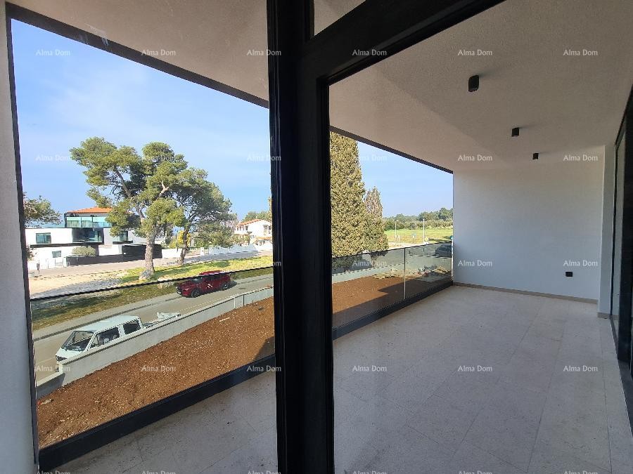 Luxury apartment in Fazana. Right next to the beach. Direct sea view. 13