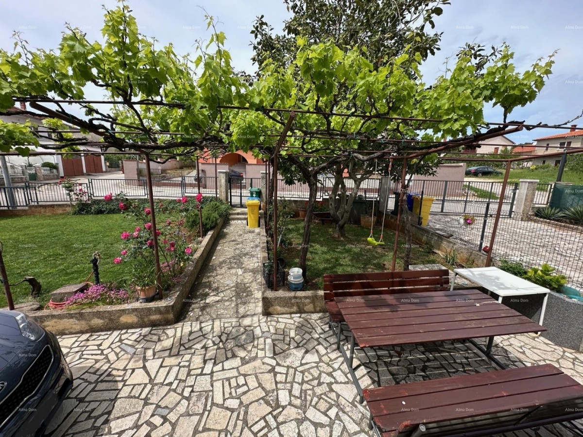 We are selling an apartment in a quiet location. Busoler. 2