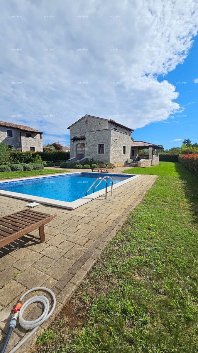 Prostrana hiša s bazenom v Svetem Lovreču - popoln dom za družino 21