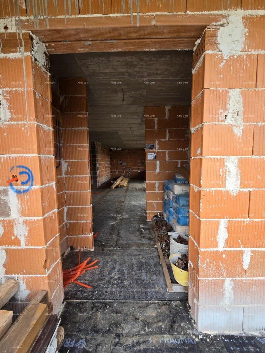 Na prodaju hiša v gradnji – Muntić. 10