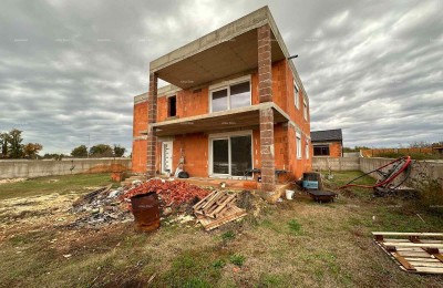 House for sale in the Rohbau phase, Loborika
