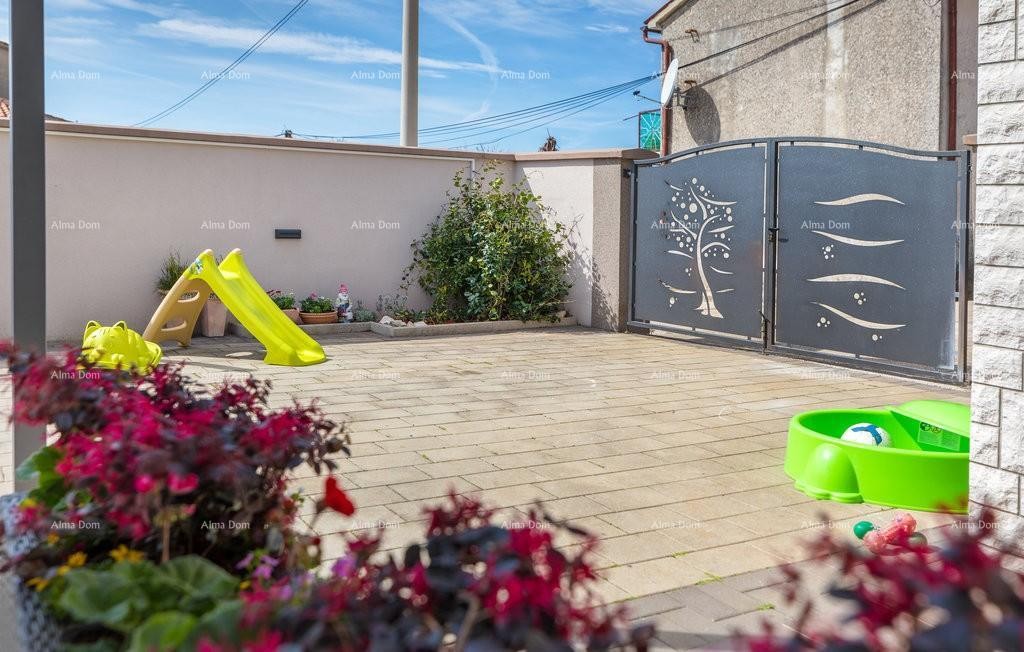 Zadnja kuća u nizu, s jacuzzijem! Marčana. 13