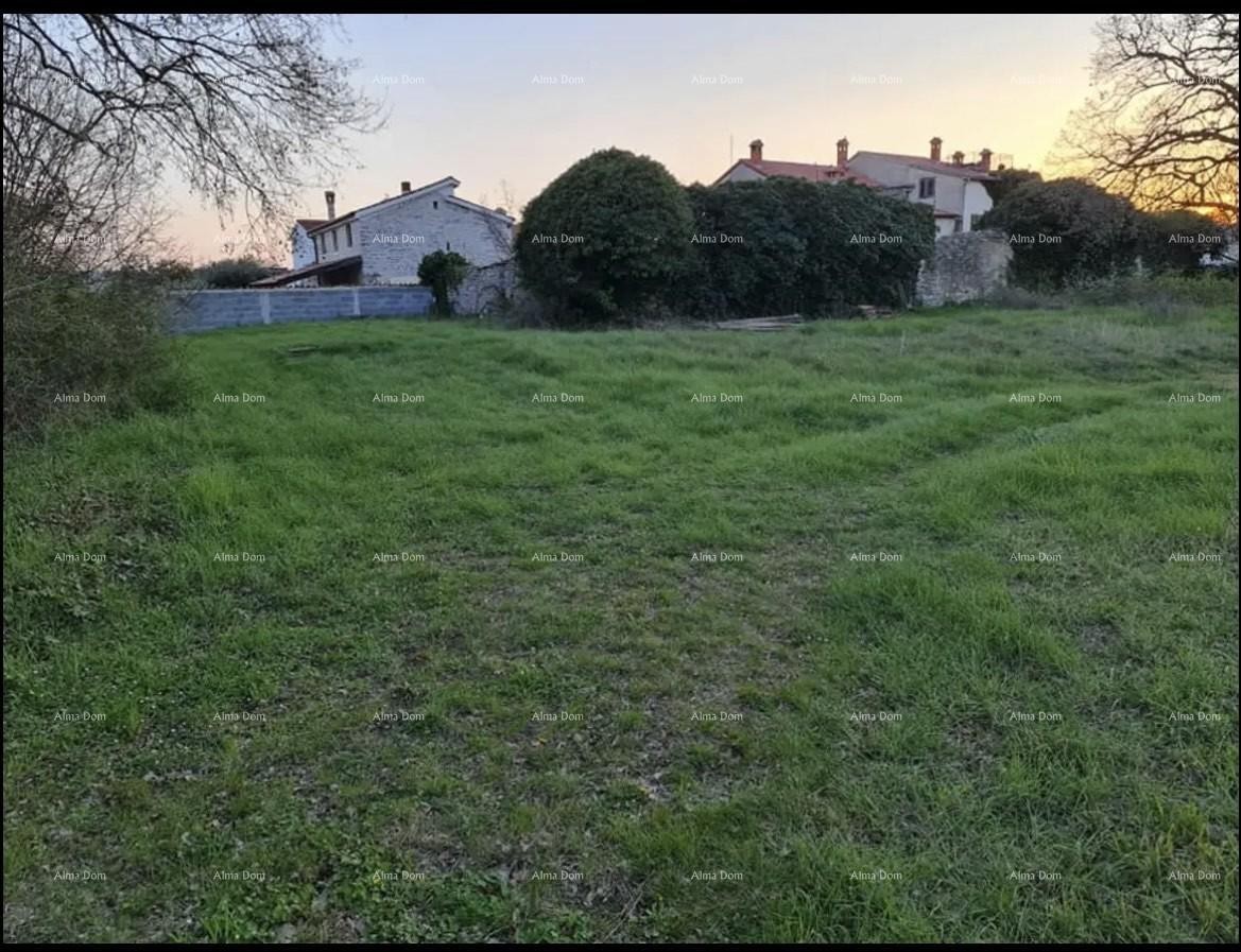 Štinjan, građevinska parcela površine 702 m² 1