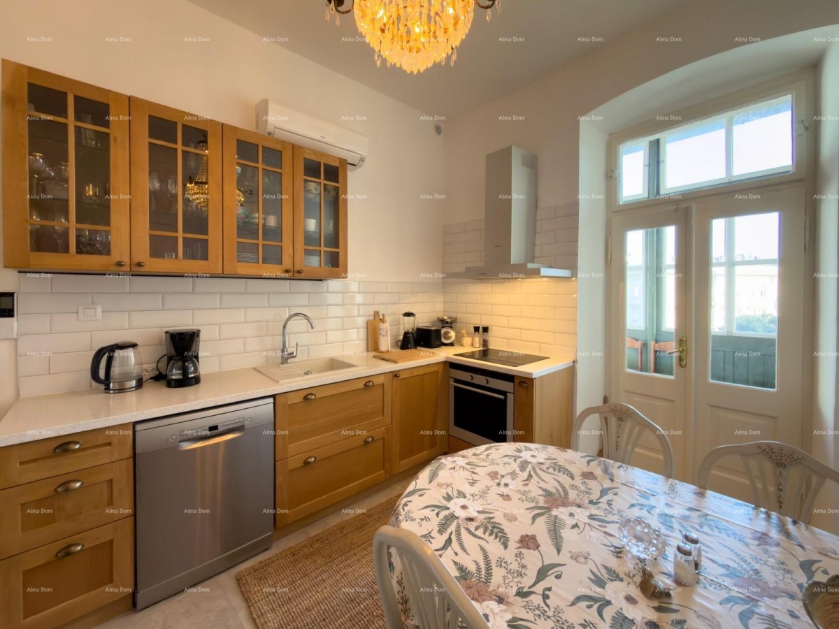 Renovated Apartment in the Center of Pula! 24