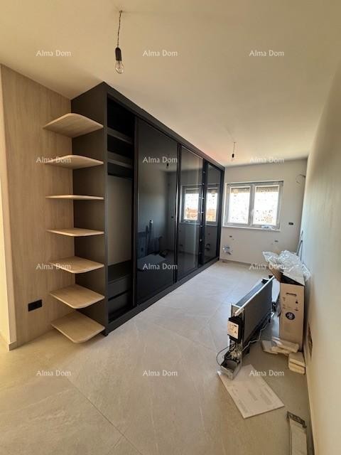 Šišan. Novozgrajena hiša z bazenom 21