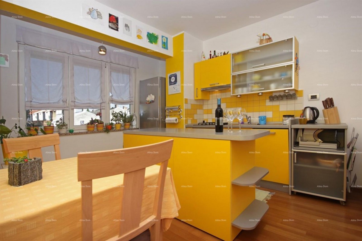 Prodaja stana u Puli – odlična lokacija, kompletno adaptiran 4