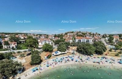 Selling a luxury apartment with two floors, first row to the sea, Pješčana uvala!