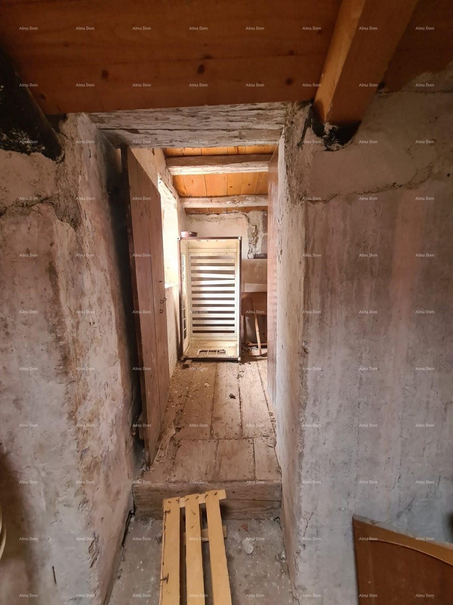 For sale: old stone house in Peroj 4