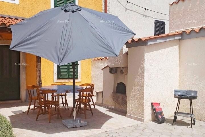 Продажа красиво оформленного, отремонтированного истарского дома с колодцем в Марчане! 1