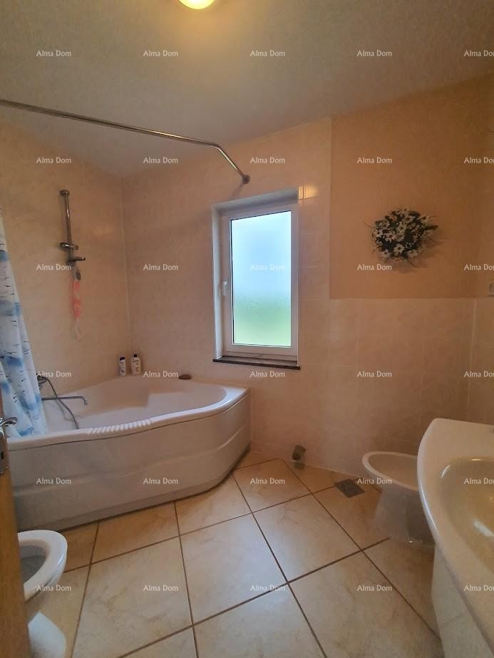 Семейный дом с гаражом, погребом и возможностью покупки дополнительного участка земли – 30 минут от Пулы 15