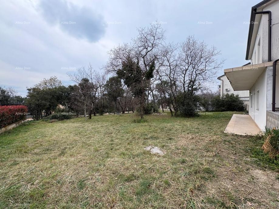 UMAG, apartment, two-story with a large yard of 1300 m2. The property has a usage permit. 2