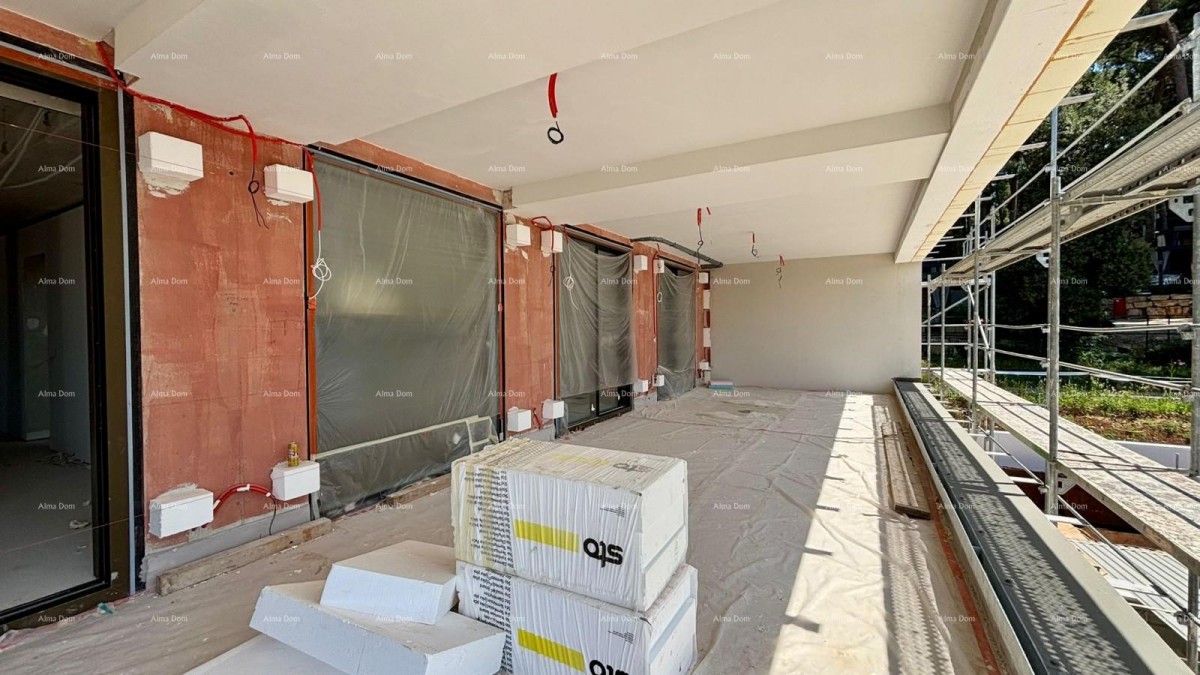 Продается современная вилла в Ровине 49