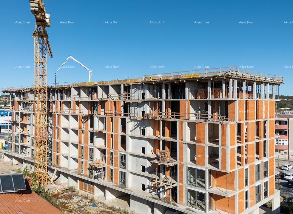 Edificio residenziale moderno con ascensore, vicino al centro. Appartamento con posto auto e cantina a Pula! S7 8