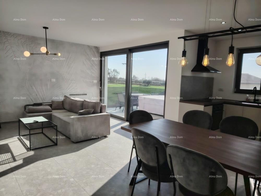 Top-notch three-bedroom apartment with a sea view, furnished 2