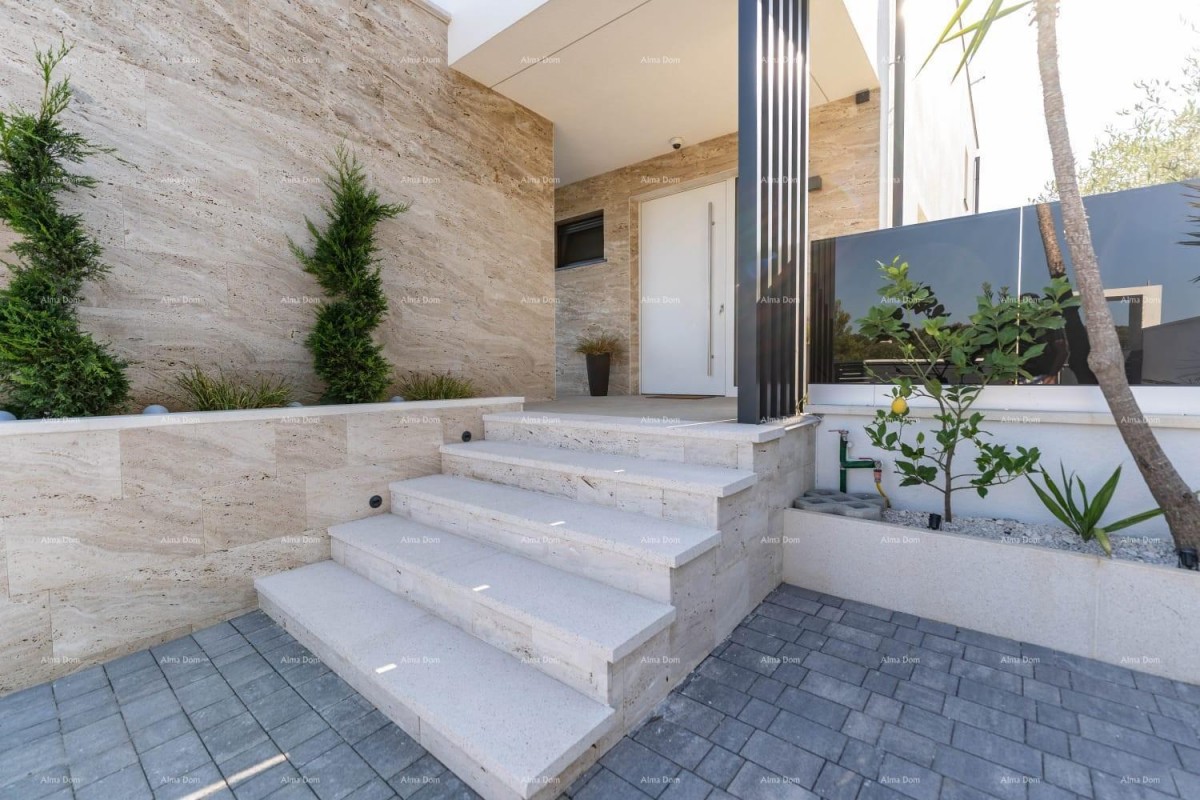 A modern house with a pool in a great location, Medulin! 24