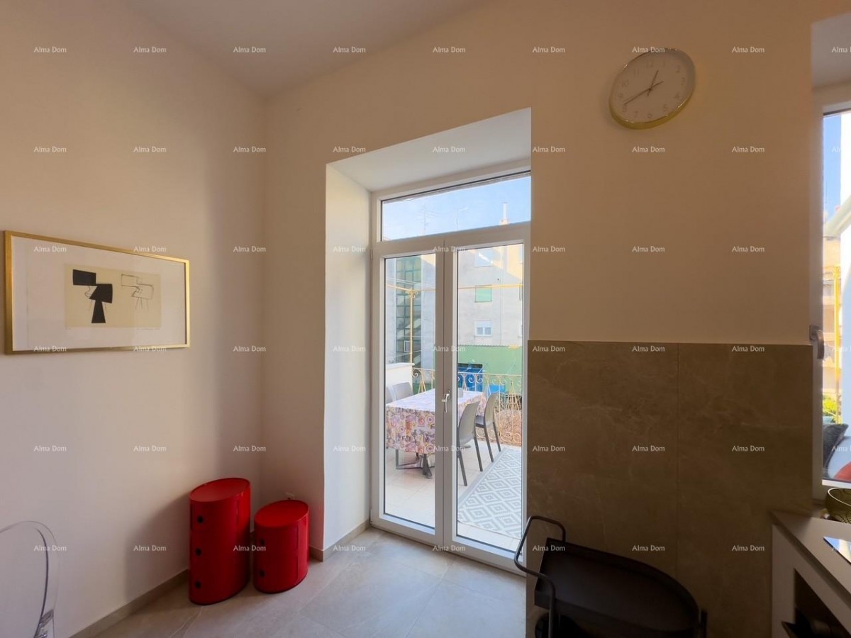 Stiamo vendendo un appartamento ristrutturato nel centro di Pola! 37