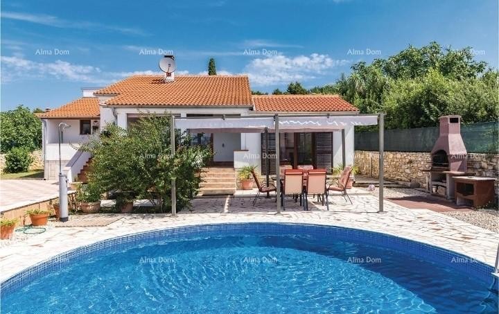 Приземный дом с бассейном в спокойном месте, Пула 2