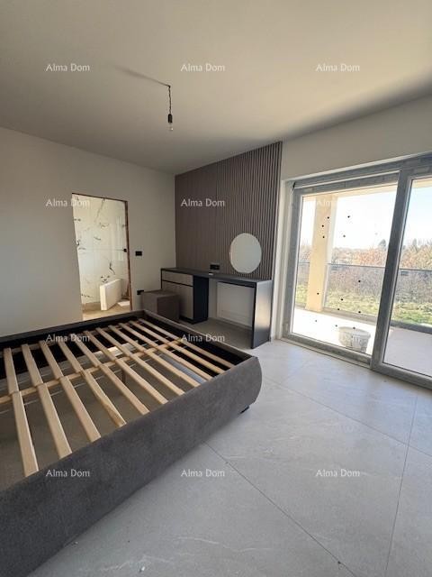 Šišan. Novozgrajena hiša z bazenom 29