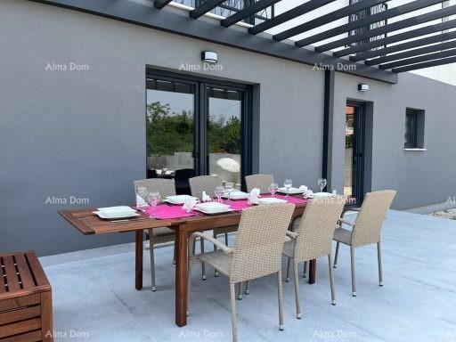 Современный дом с бассейном в Пуле, всего 1500 м от моря 4