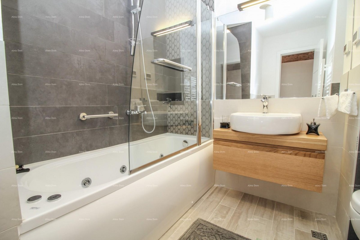 Beautiful, modernly furnished and renovated Istrian stone house for sale, Bale! 43