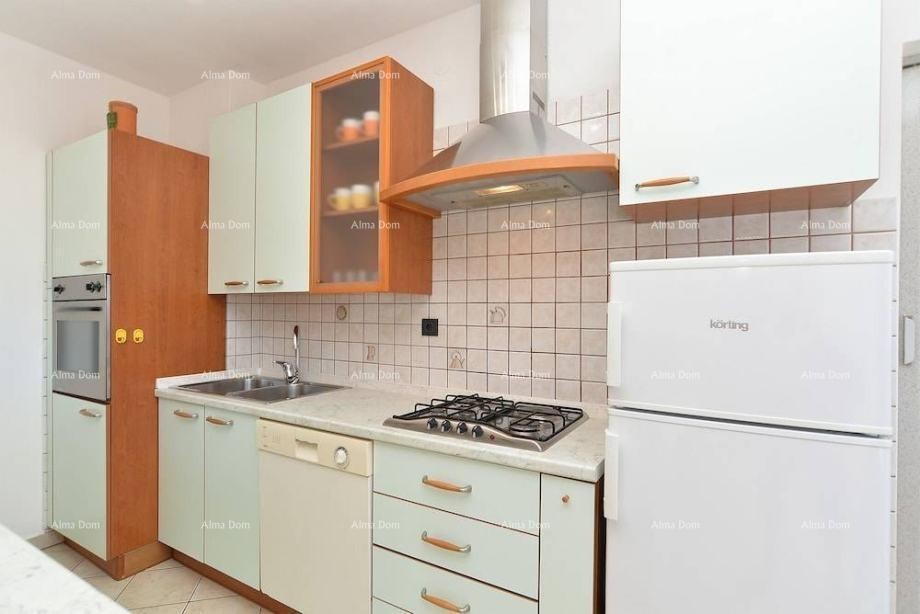 Na prodaju kuća s apartmanima u Štinjanu. 6