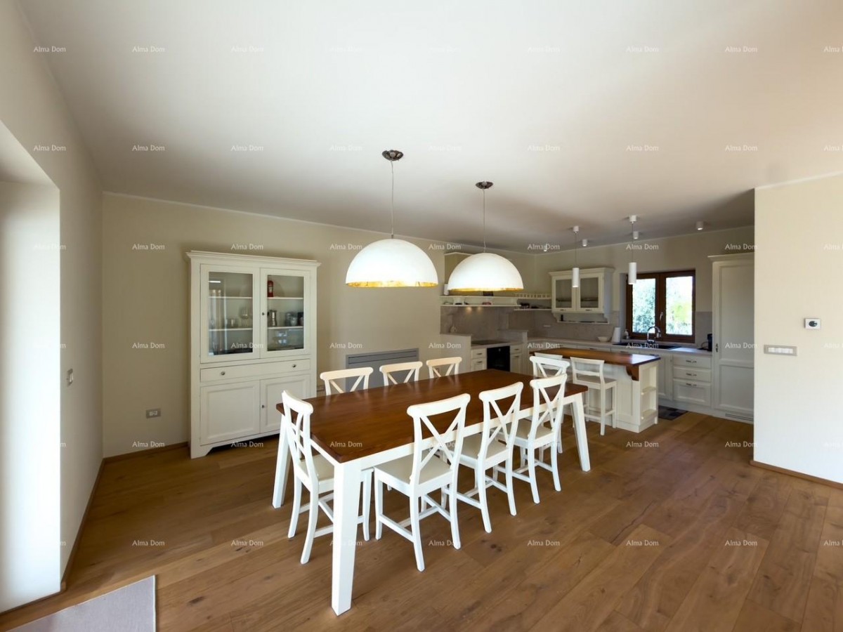 Vendiamo una villa con vista sui Brioni! 11