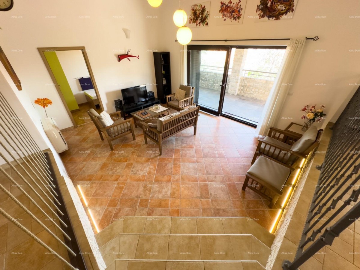 Beautiful house with a pool in Pula, ideal for a family or investment. 15