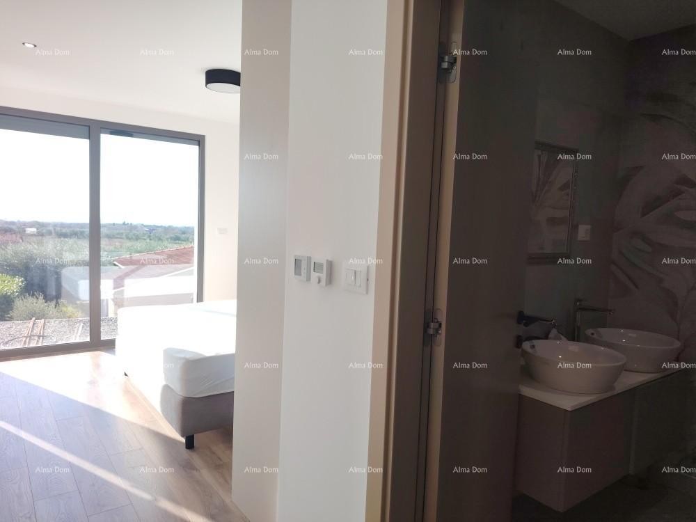 Vrhunski trosoban stan s pogledom na more, opremljen 13