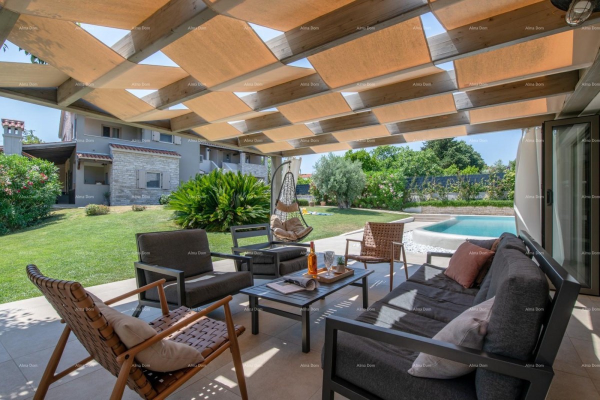 Sale - luxury villa with a pool and additional building, on a spacious property, Ližnjan! 12